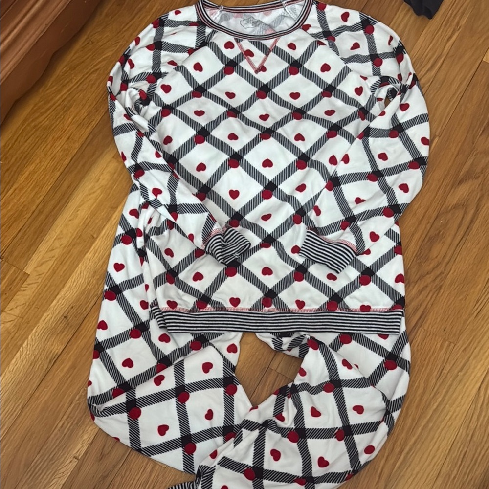 Intimissimi Red and White Geometric Pajamas